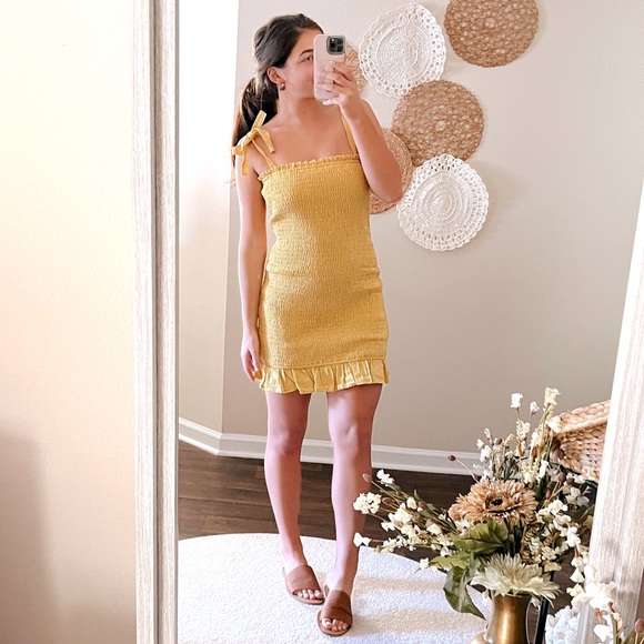 (entro) NWT gold mustard yellow smocked sleeveless mini short dress tie straps - Picture 1 of 7